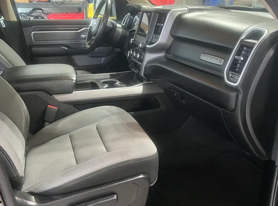 2020 RAM 1500 Big Horn/Lone Star 5.7 liter V8 Hemi Crew Cab 4WD