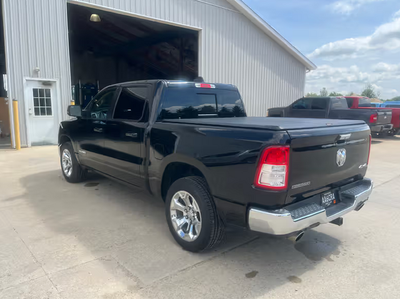 2020 RAM 1500 Big Horn/Lone Star 5.7 liter V8 Hemi Crew Cab 4WD