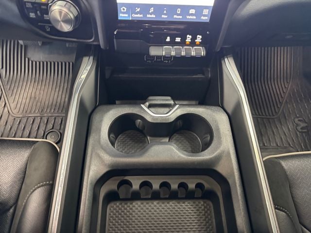 2023 RAM 1500 Laramie Crew Cab 4x4 5'7' Box