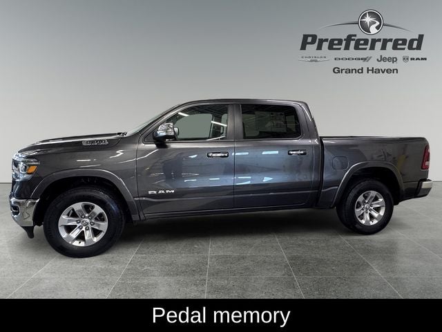 2022 RAM 1500 Laramie 5.7 Liter V8 Hemi Crew Cab 4WD