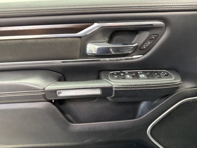 2022 RAM 1500 Laramie 5.7 Liter V8 Hemi Crew Cab 4WD