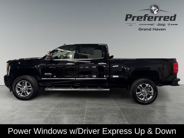 2015 Chevrolet Silverado 2500HD High Country 6.0 Liter V8 Crew Cab 4WD