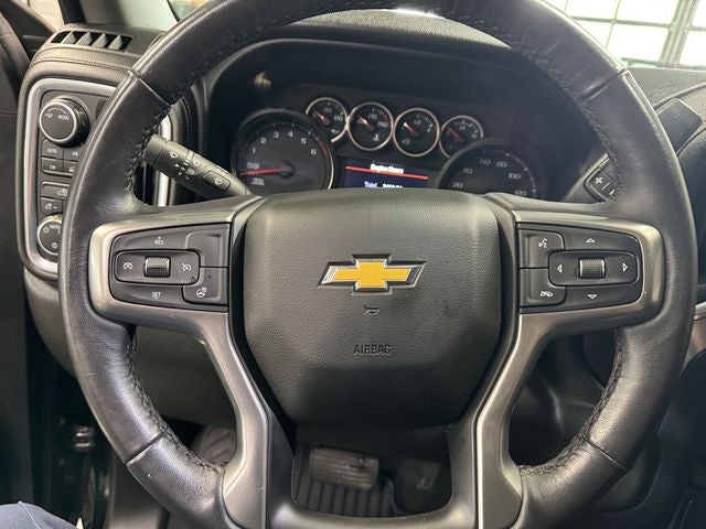 2022 Chevrolet Silverado 1500 LTD 4WD Crew Cab Short Bed LT