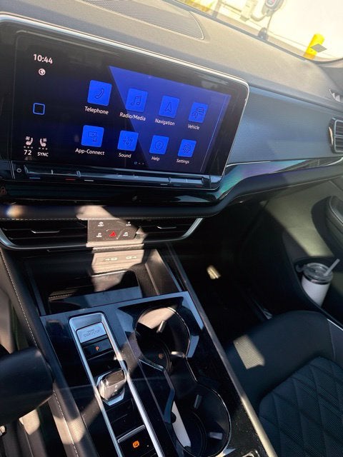 2024 Volkswagen Atlas Cross Sport 2.0T SEL Premium R-Line