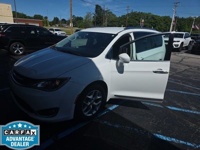 2017 Chrysler Pacifica Touring L Plus 3.6 Liter V6 7 Passenger 3rd Row Seating