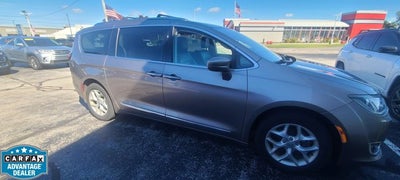 2017 Chrysler Pacifica Touring L Plus 3.6 Liter V6 7 Passenger 3rd Row Seating