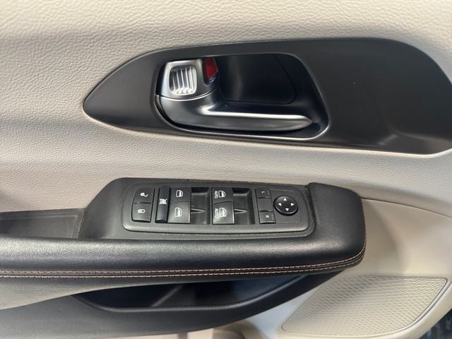 2020 Chrysler Pacifica Touring