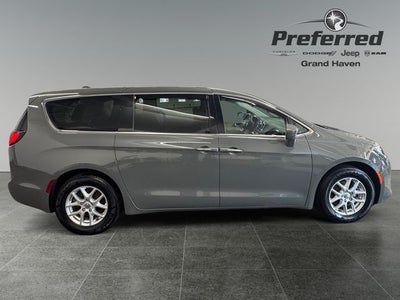 2020 Chrysler Pacifica Touring