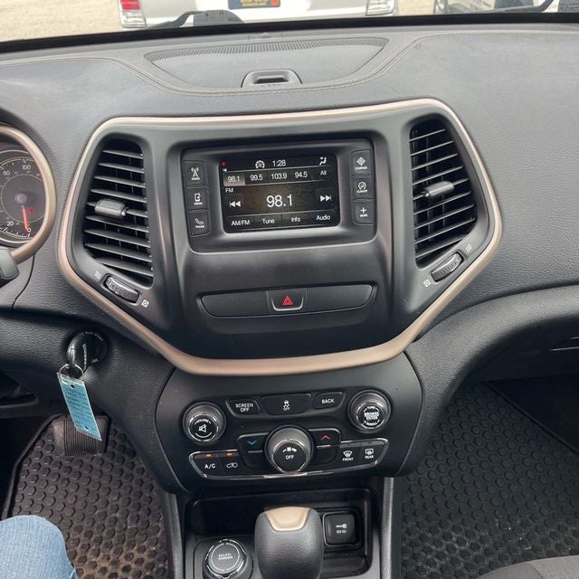 2017 Jeep Cherokee Latitude 2.4 Liter 4WD