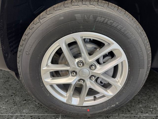 2025 Jeep Grand Cherokee Laredo X 4x4