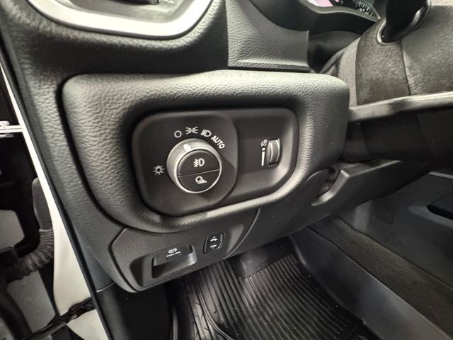 2021 RAM 1500 Big Horn Crew Cab 4x4 5'7' Box