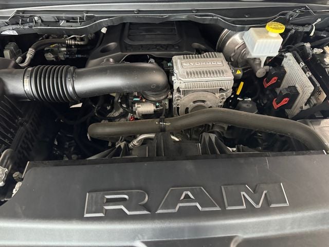 2022 RAM 1500 Laramie Crew Cab 4x4 5'7' Box