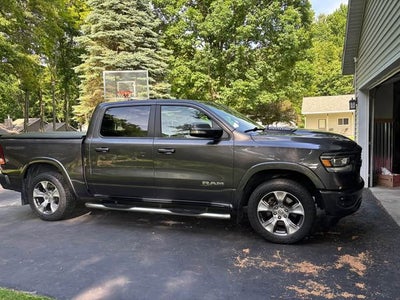 2020 RAM 1500 Laramie 5.7 Liter V8 Hemi Crew Cab 4WD