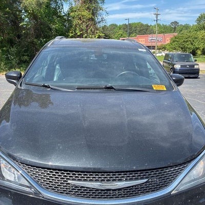 2020 Chrysler Pacifica Touring L 3.6 Liter V6 7 Passenger 3rd Row Seating