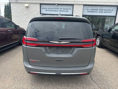 2021 Chrysler Pacifica Touring L 3.6 Liter V6 7 Passenger 3rd Row Seating