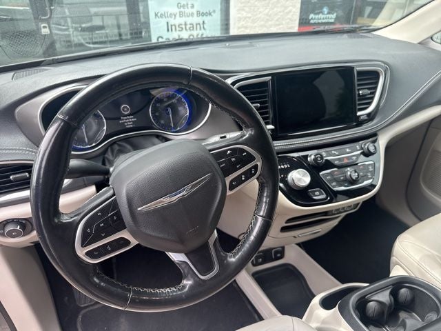 2021 Chrysler Pacifica Touring L 3.6 Liter V6 7 Passenger 3rd Row Seating