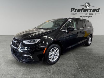 2023 Chrysler Pacifica Touring L 3.6 Liter V6 7 Passenger 3rd Row Seating