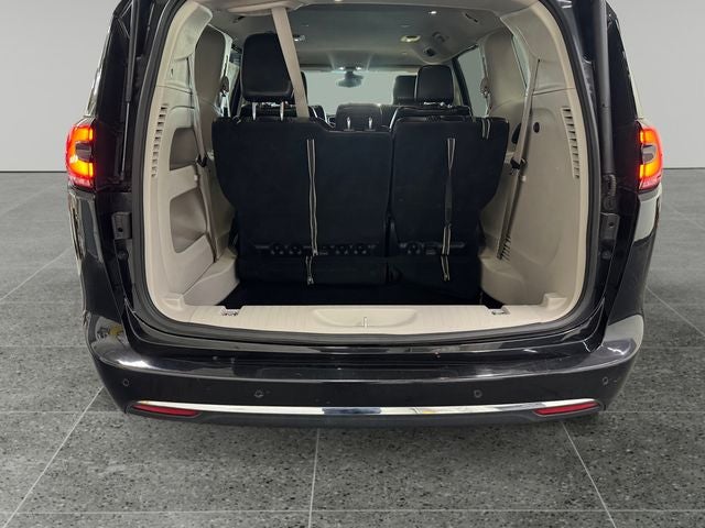 2023 Chrysler Pacifica Touring L 3.6 Liter V6 7 Passenger 3rd Row Seating