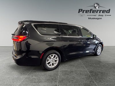 2023 Chrysler Pacifica Touring L 3.6 Liter V6 7 Passenger 3rd Row Seating