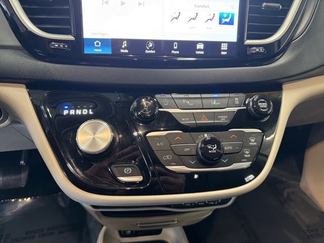 2023 Chrysler Pacifica Touring L 3.6 Liter V6 7 Passenger 3rd Row Seating