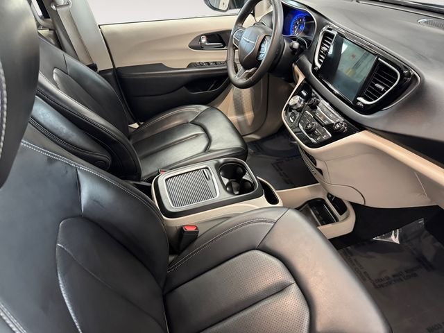 2023 Chrysler Pacifica Touring L 3.6 Liter V6 7 Passenger 3rd Row Seating