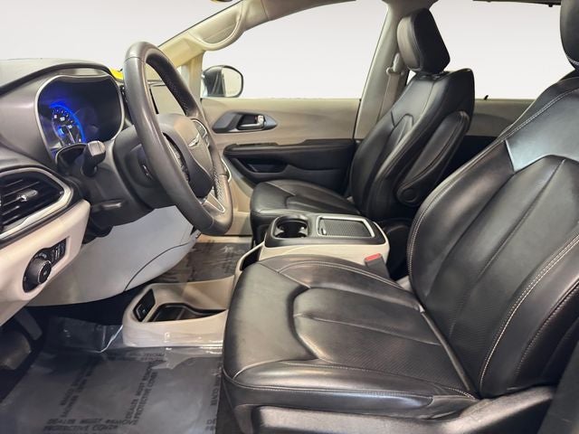 2023 Chrysler Pacifica Touring L 3.6 Liter V6 7 Passenger 3rd Row Seating