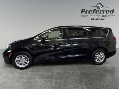 2023 Chrysler Pacifica Touring L 3.6 Liter V6 7 Passenger 3rd Row Seating