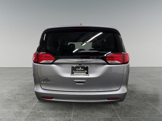 2021 Chrysler Voyager LXI