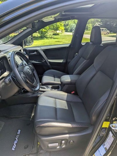 2017 Toyota RAV4 SE