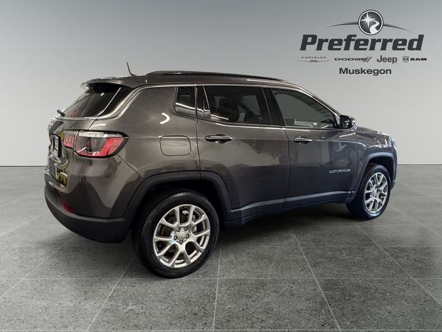 2023 Jeep Compass Latitude Lux FWD