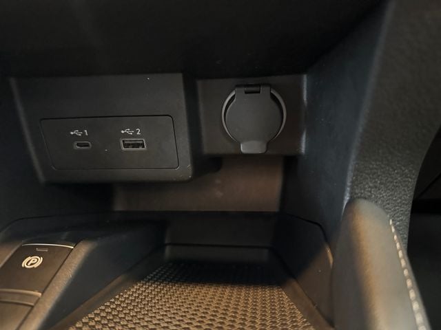 2024 Nissan Kicks SR Xtronic CVT