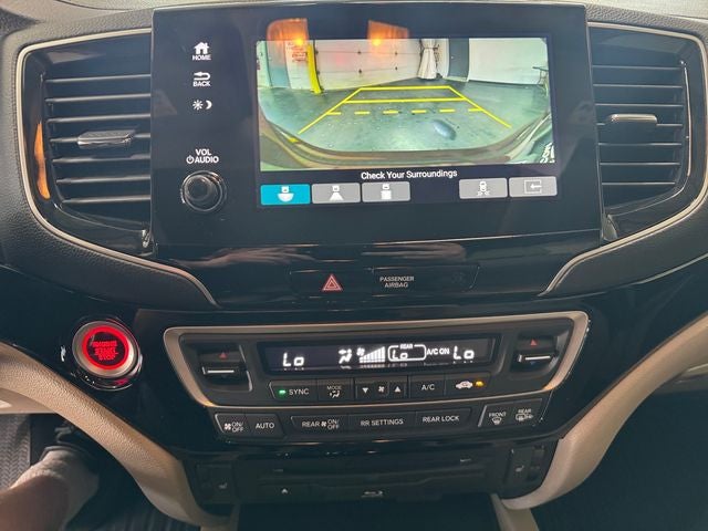 2022 Honda Pilot AWD Touring 8 Passenger