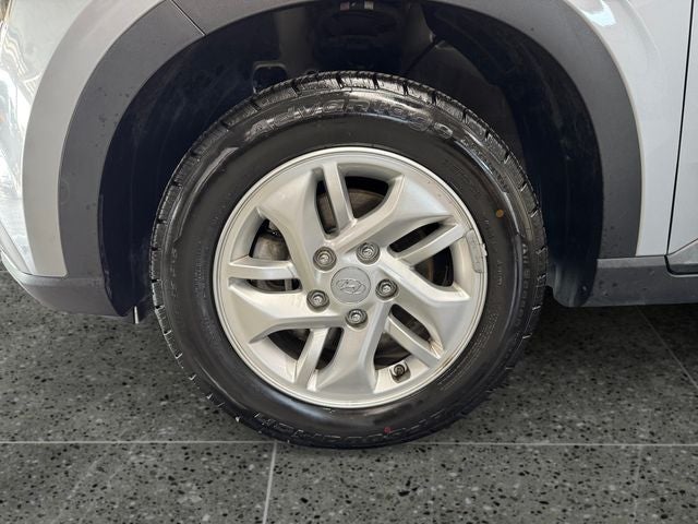2022 Hyundai Venue SE
