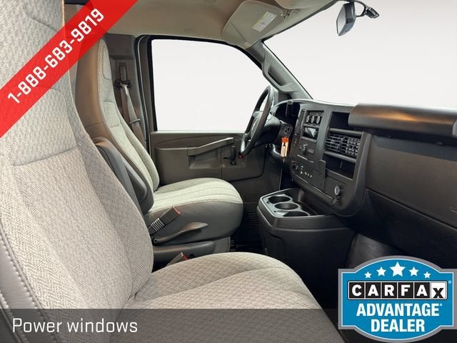 2025 Chevrolet Express Cargo WT